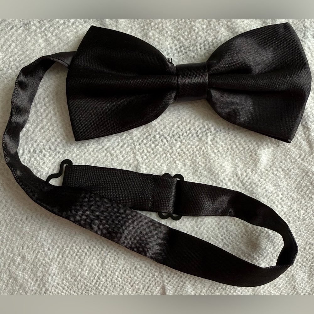 Elegant Black Bow Tie for Men